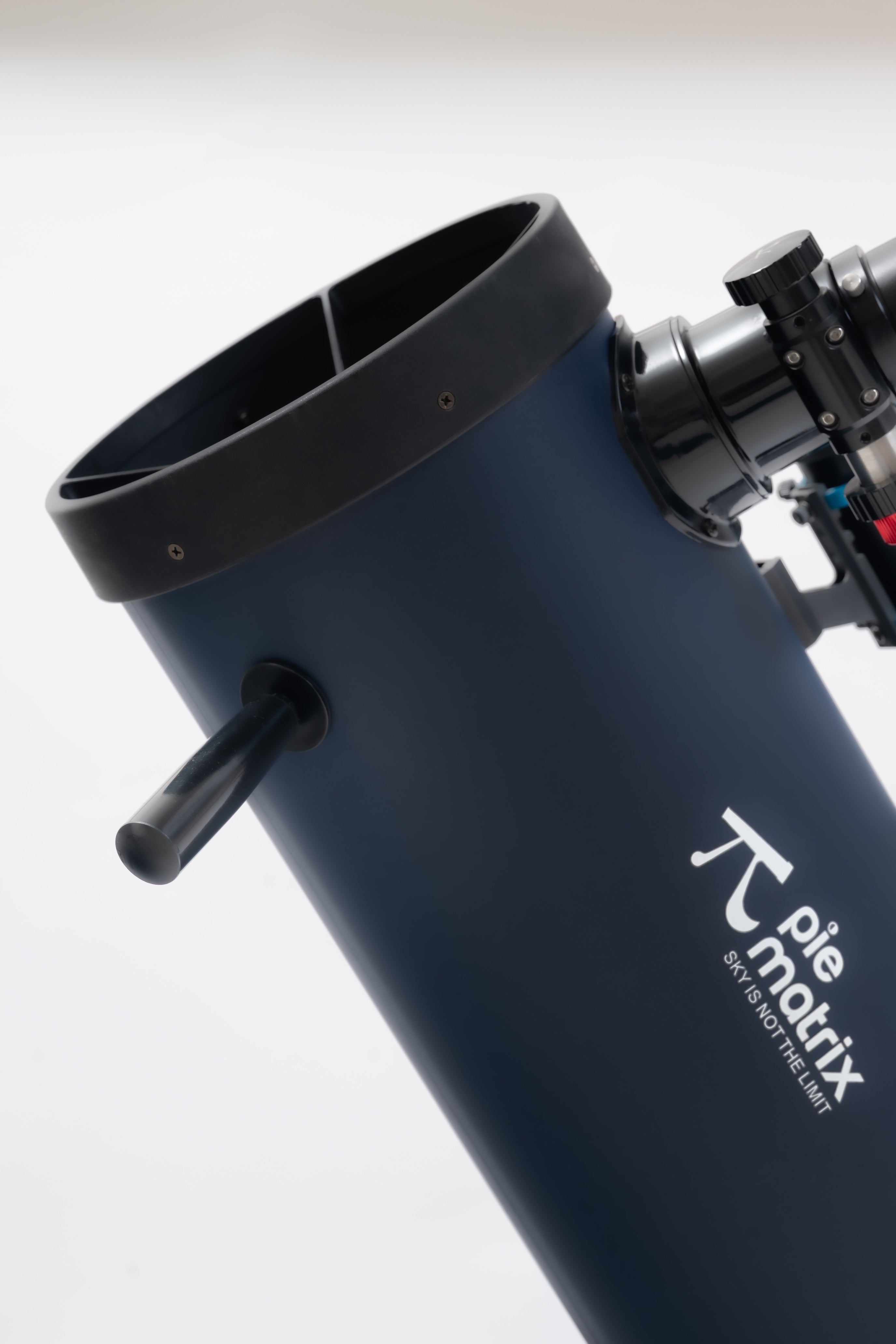 Titan - 8" Dobsonian Telescope