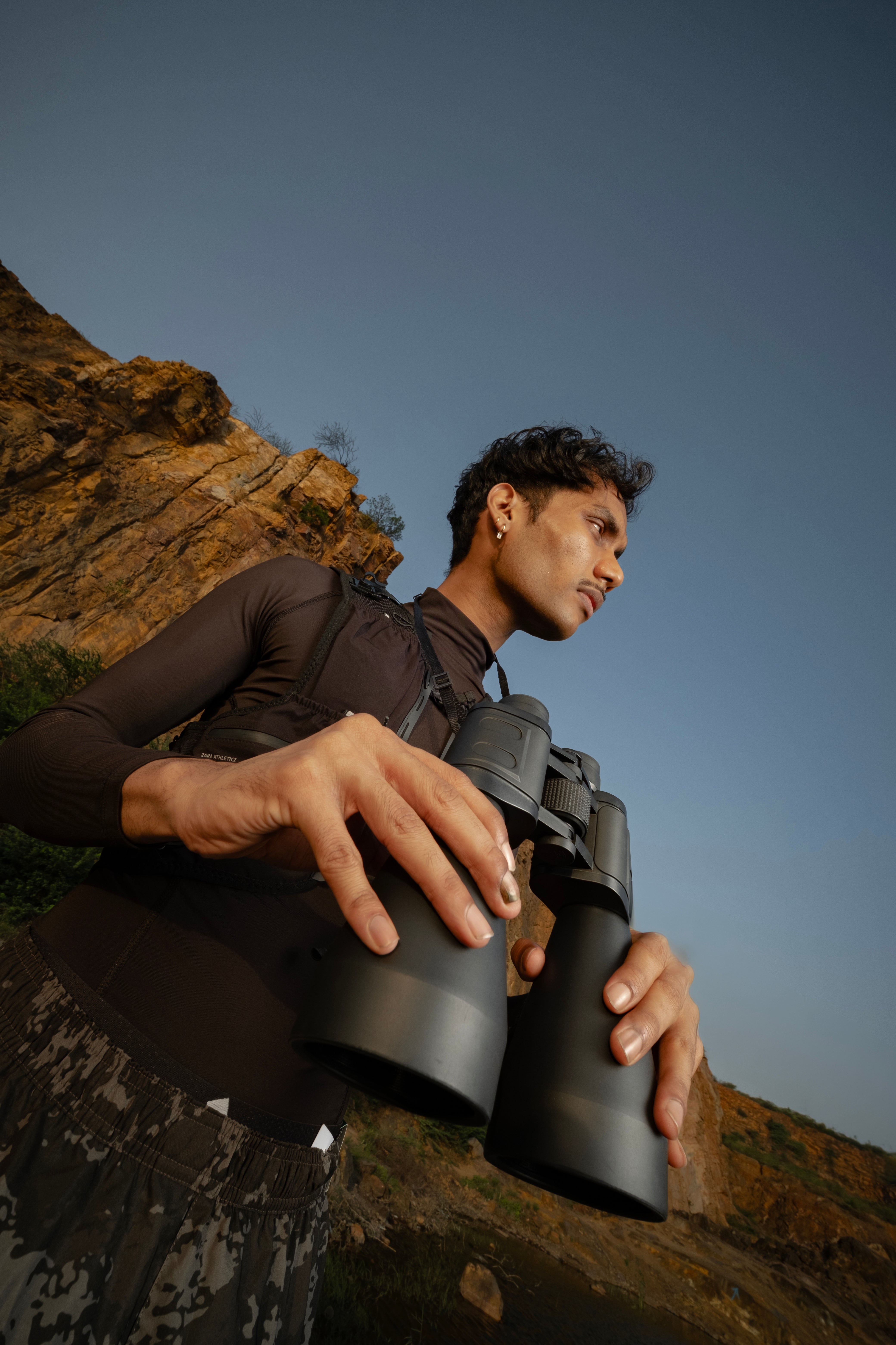 Falcon F15 (15×70) Binocular