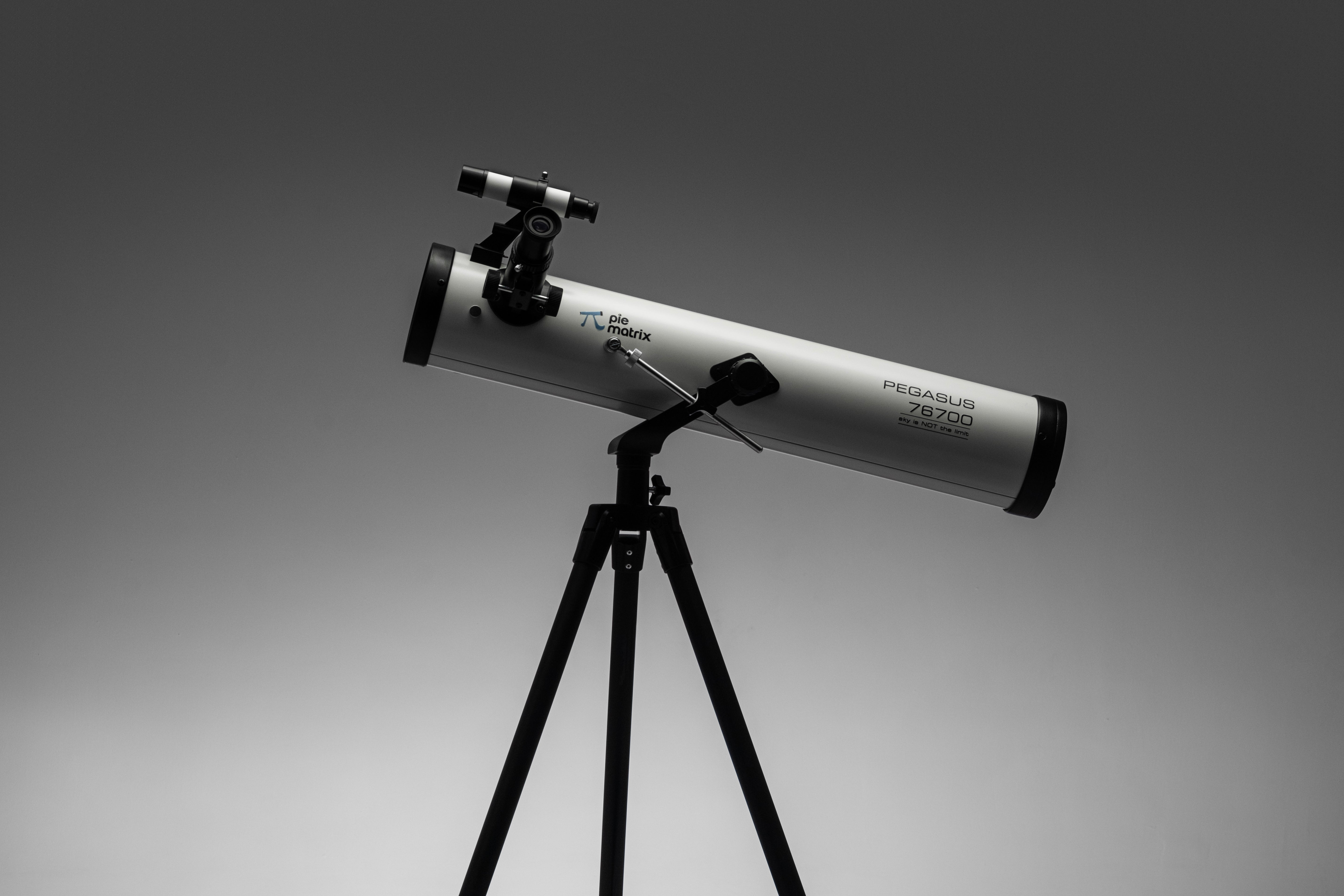 Pegasus 76700 Reflector Telescope
