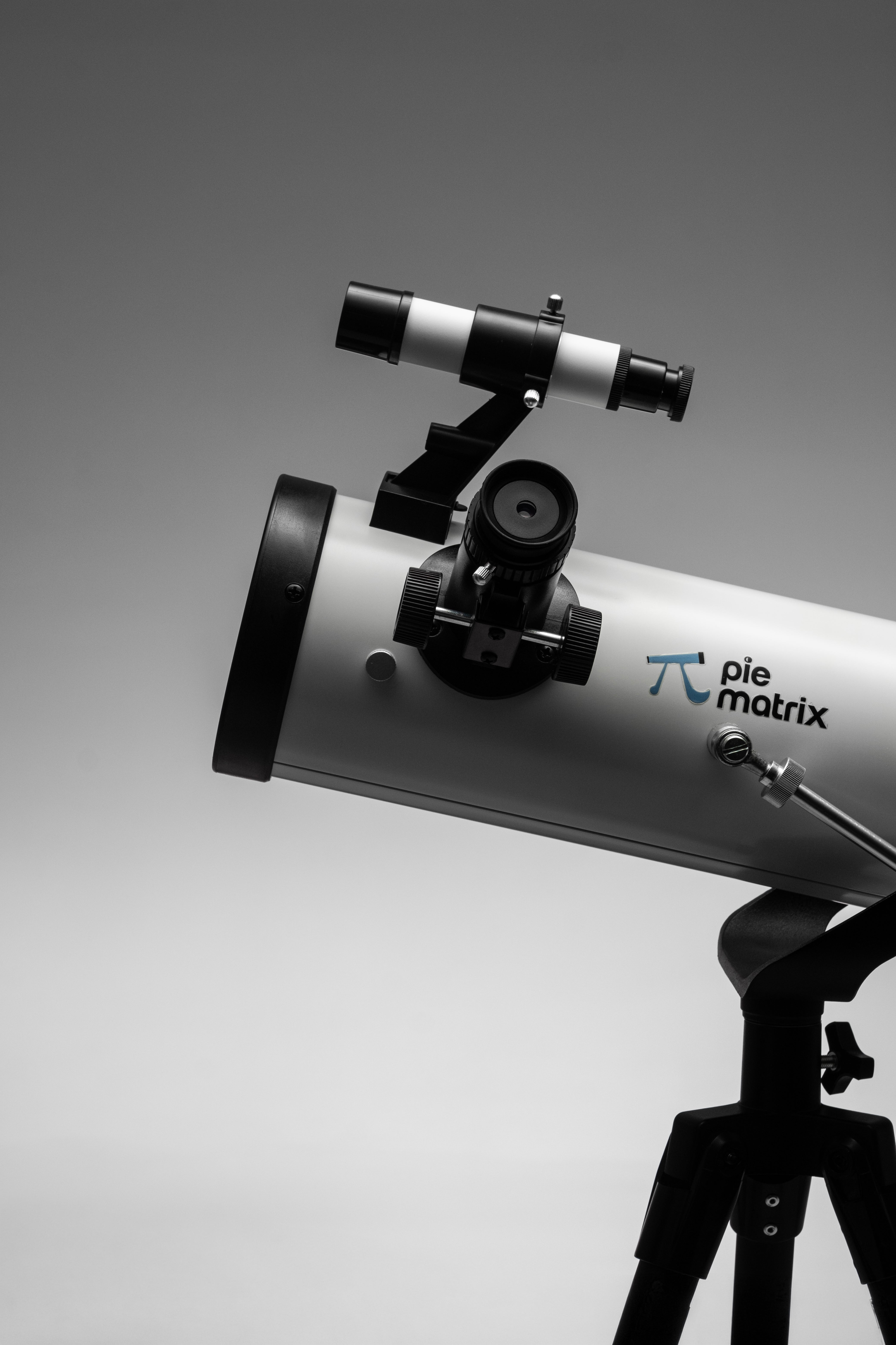Pegasus 76700 Reflector Telescope