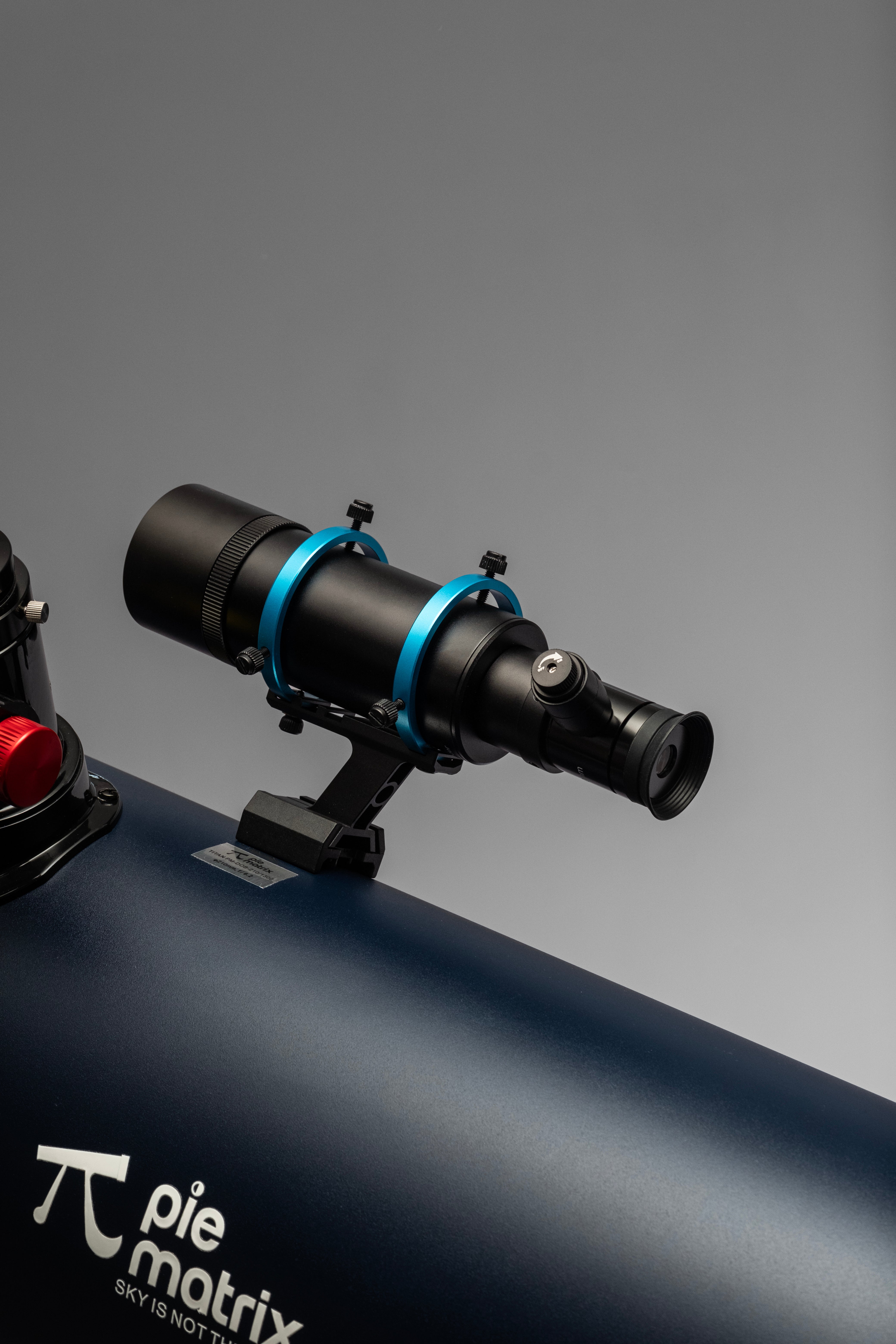 Titan - 8" Dobsonian Telescope