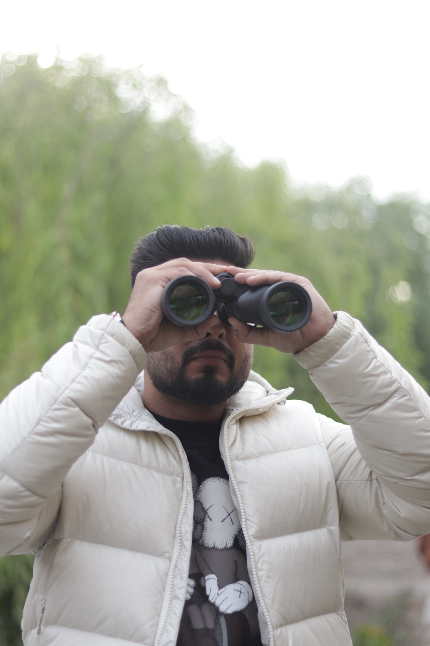 Men with pie matrix binoculars